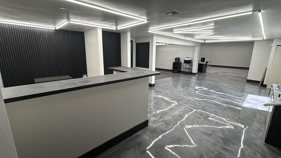 More Photos Of 36 XX NW 76 Ave, Miami General Retail For Lease