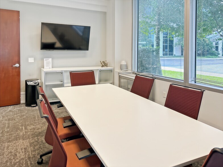 More Photos Of 10752 Deerwood Park Blvd, Jacksonville Coworking Space