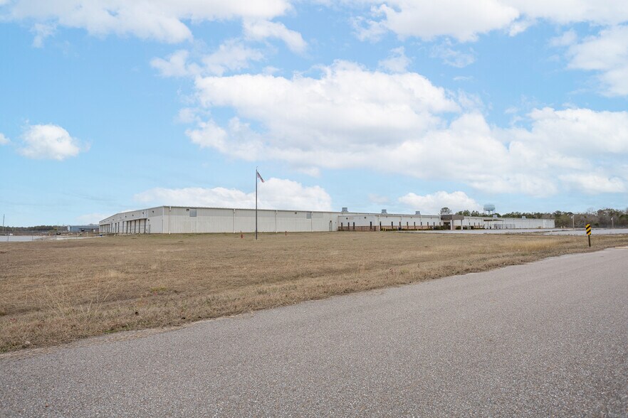 More Photos Of 942 W Park Dr, Selma Warehouse For Sale