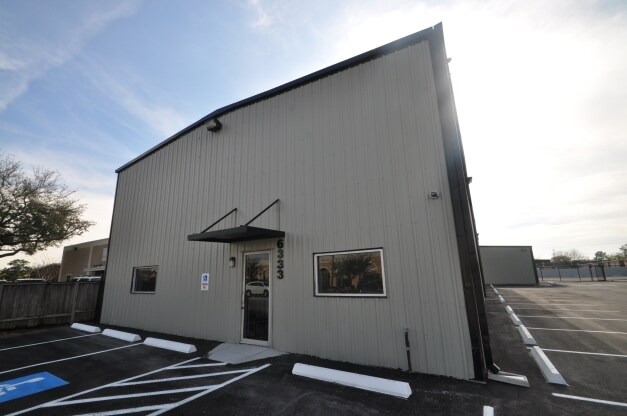 Primary Photo Of 6333 Skyline Dr, Houston Flex For Lease