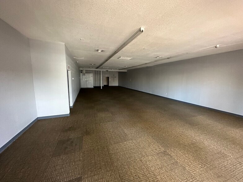 More Photos Of 9165 W Van Buren St, Tolleson General Retail For Lease