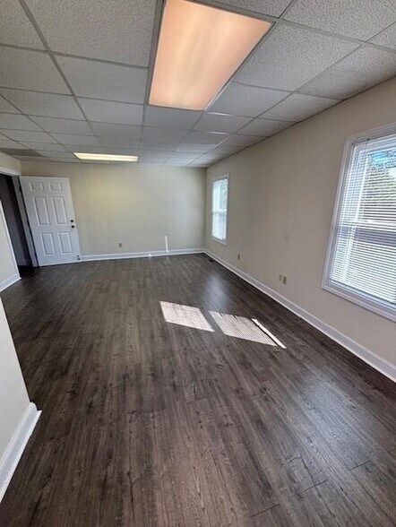 More Photos Of 1249 Mall Dr, North Chesterfield Medical For Lease