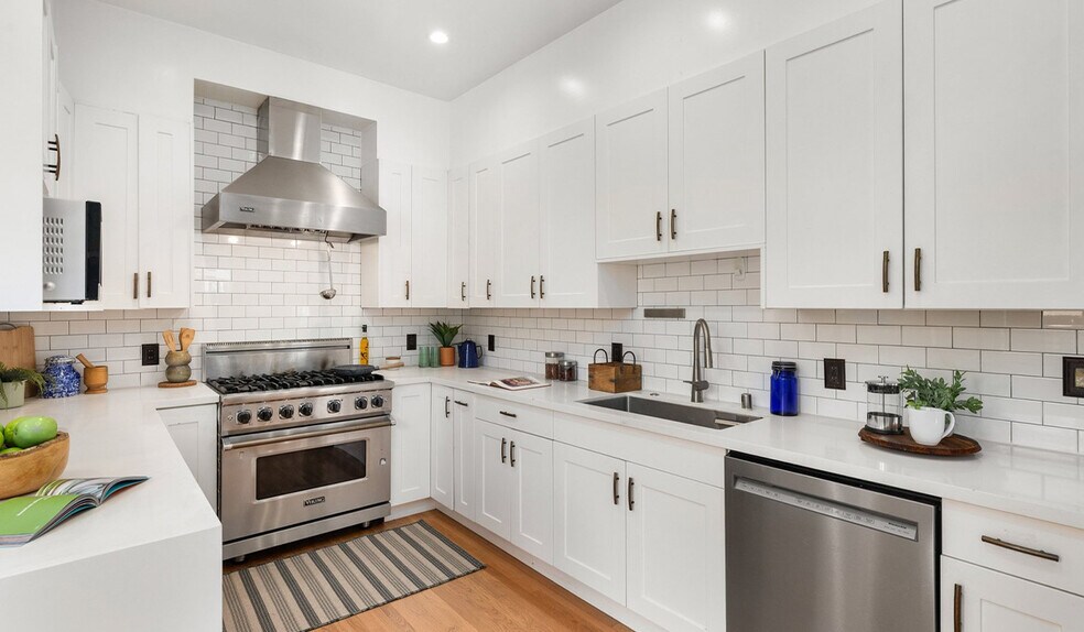 More Photos Of 435 Vernon St, Oakland Specialty For Sale