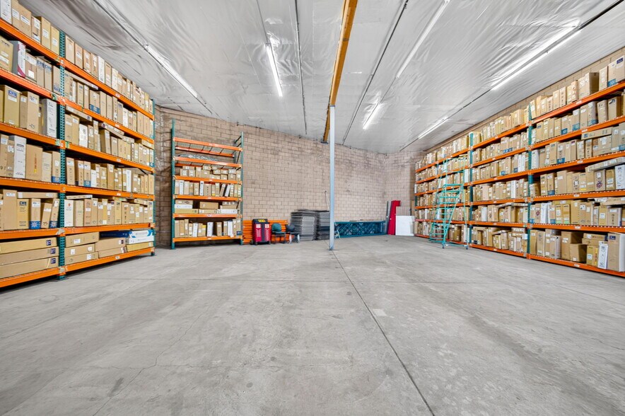 More Photos Of 4910 W Adams Blvd, Los Angeles Industrial For Lease