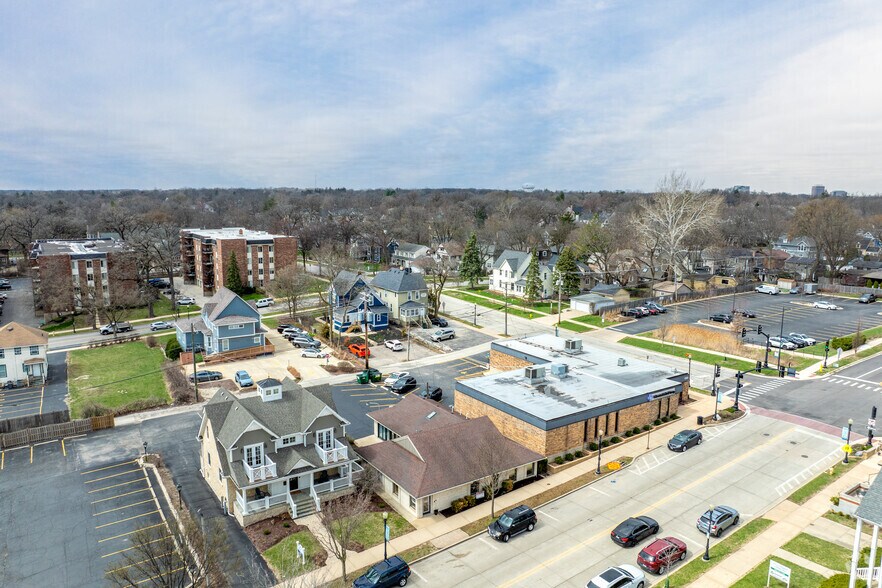 More Photos Of 4910 Main St, Downers Grove Office For Lease