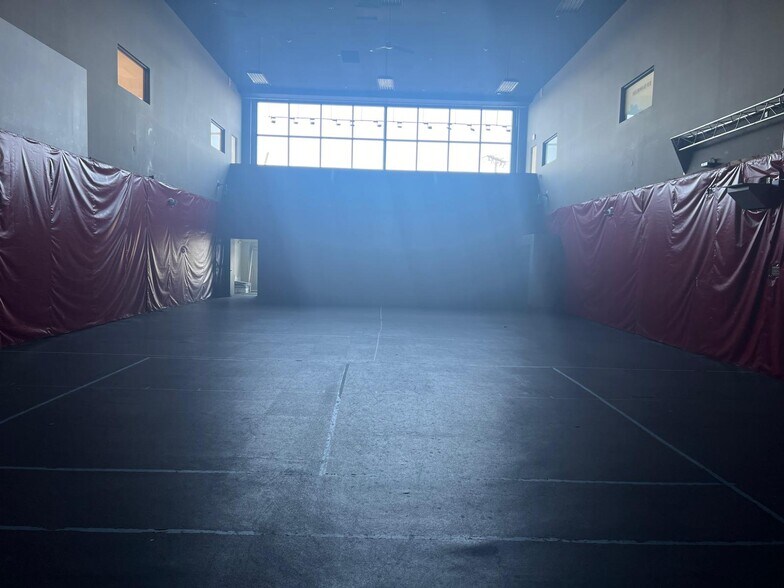 More Photos Of 1 S Main St, Toms River Warehouse For Lease