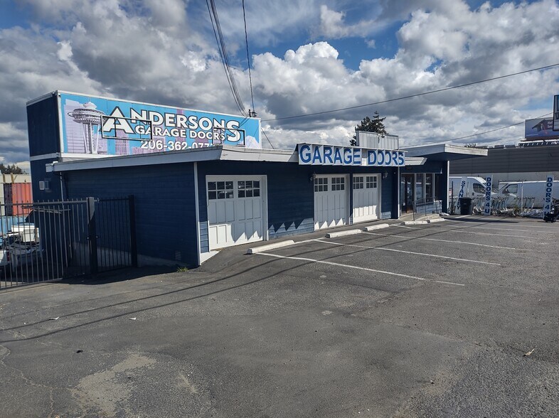 More Photos Of 12714 Aurora Ave N, Seattle Freestanding For Lease