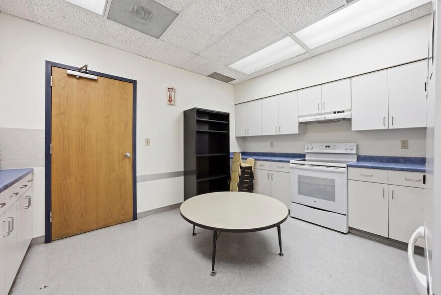 More Photos Of 502 7th St N, Fargo Daycare Center For Lease