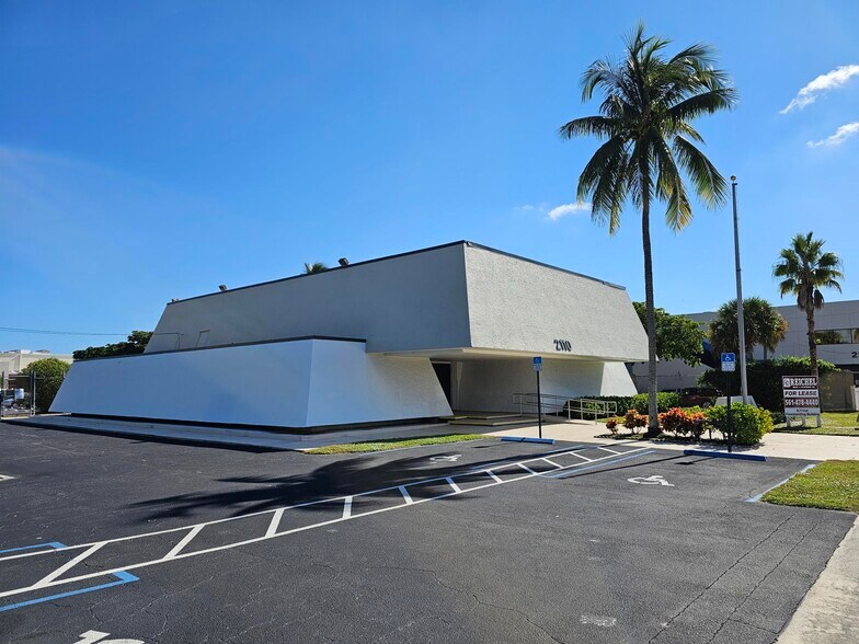 More Photos Of 2110 N Florida Mango Rd, West Palm Beach Office For Lease