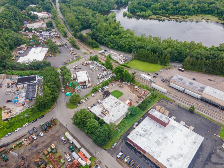 More Photos Of 29 Edison Ave, Oakland Warehouse For Lease