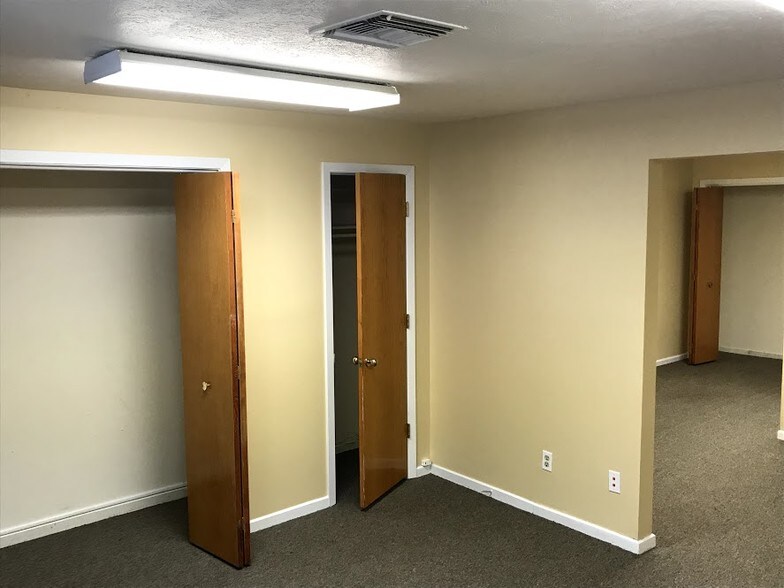 More Photos Of 3768 Norwood Dr, Littleton Warehouse For Lease