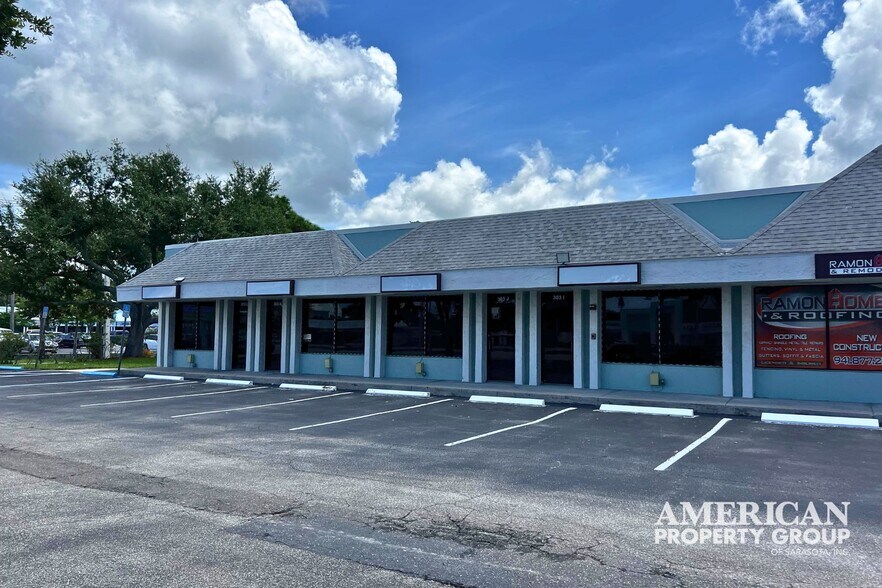 More Photos Of 303 S Tamiami Trl, Nokomis Storefront For Lease