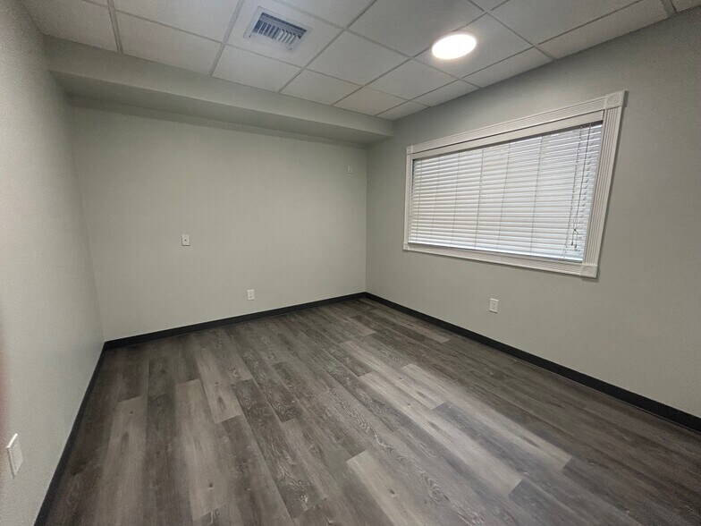 More Photos Of 5100 Hollywood Blvd, Hollywood Medical For Lease