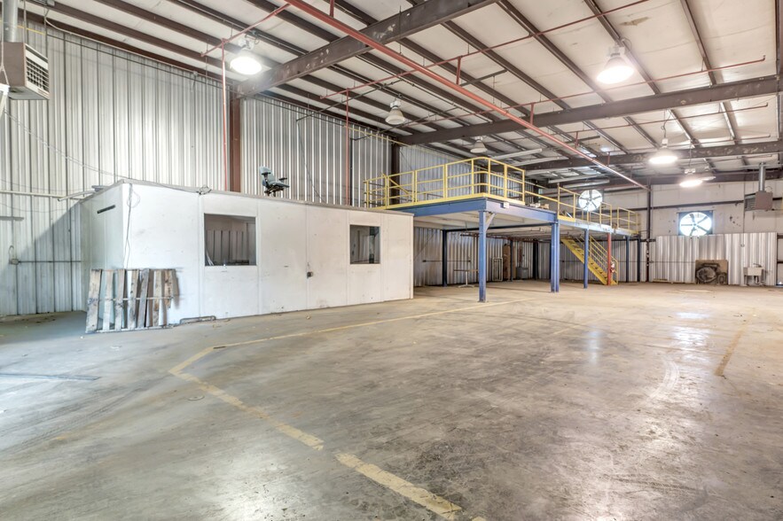 More Photos Of 13343 Interstate 20 E, Tyler Warehouse For Lease