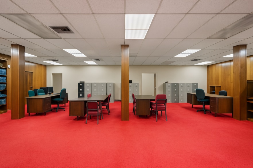 More Photos Of 5008 Eagle Rock Blvd, Los Angeles Office For Sale