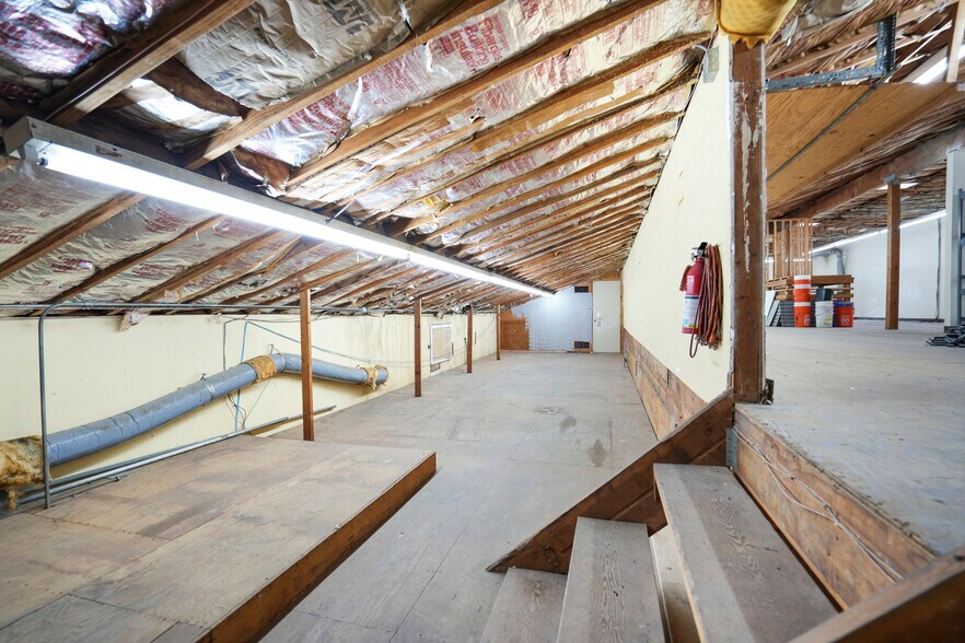 More Photos Of 19232 Beach Blvd, Huntington Beach Auto Dealership For Lease