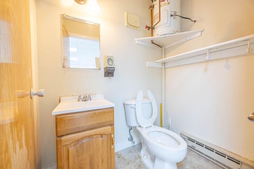 More Photos Of 439 Littleton Rd, Westford Unknown For Lease