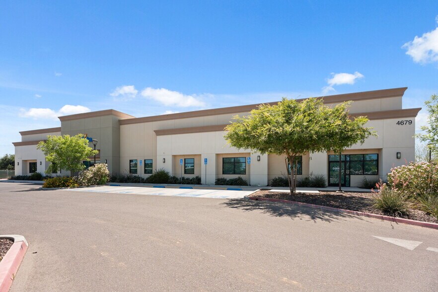 More Photos Of 4679 W Spruce Ave, Fresno Medical For Sale