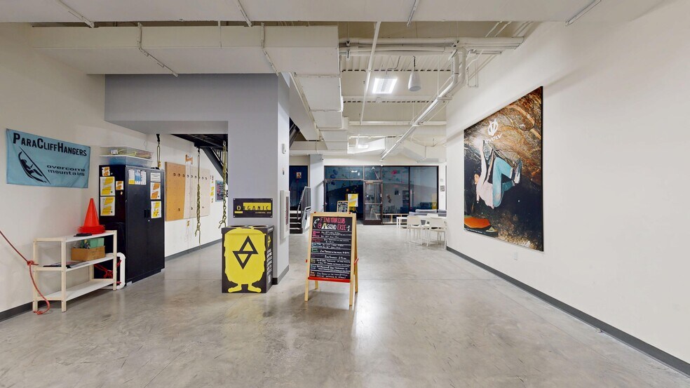 More Photos Of 426 State St, Erie Specialty For Lease