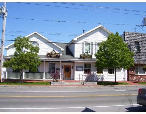 Primary Photo Of 418 Main St, Youngstown Restaurant For Sale