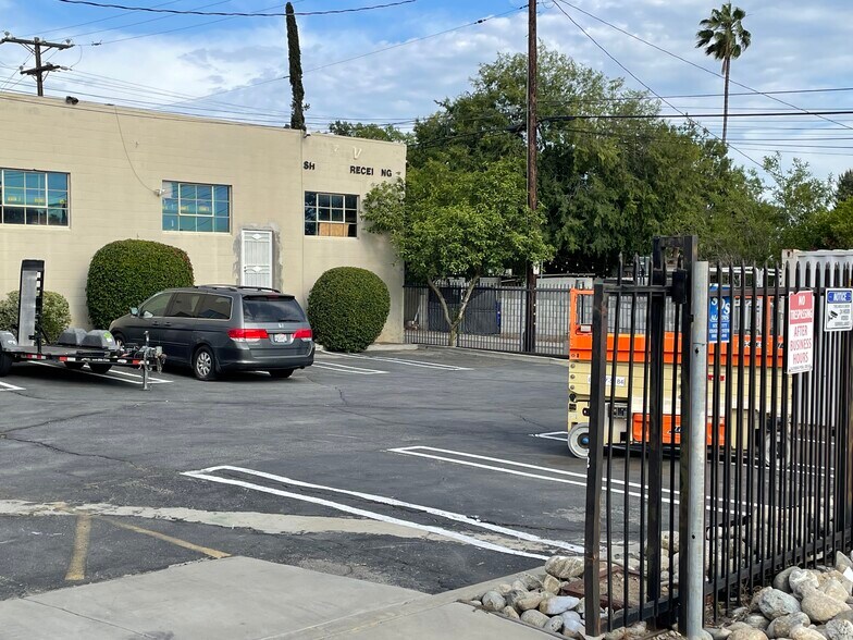 More Photos Of 2160 Huntington Dr, Duarte Storefront For Sale