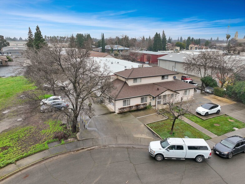 More Photos Of 1633 Starr Dr, Yuba City Service For Sale
