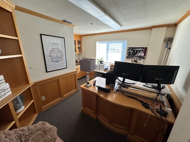 More Photos Of 140 Flocchini Cir, Lincoln Warehouse For Lease