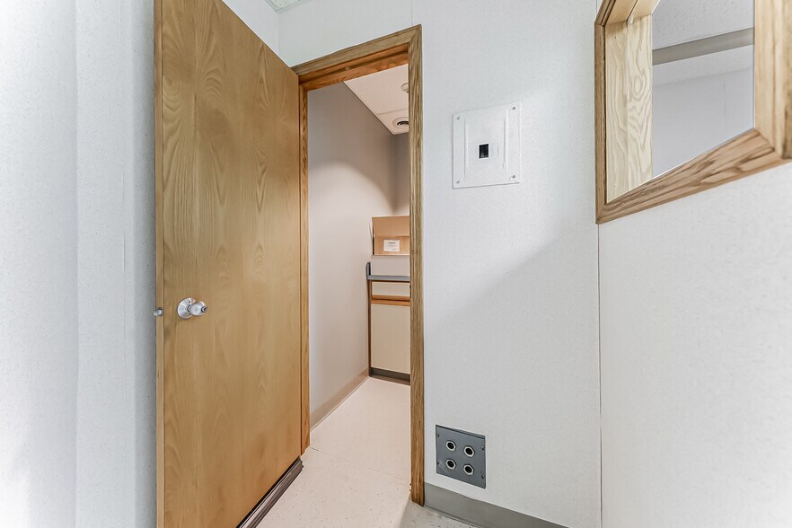 More Photos Of 36595 Detroit Rd, Avon Medical For Lease