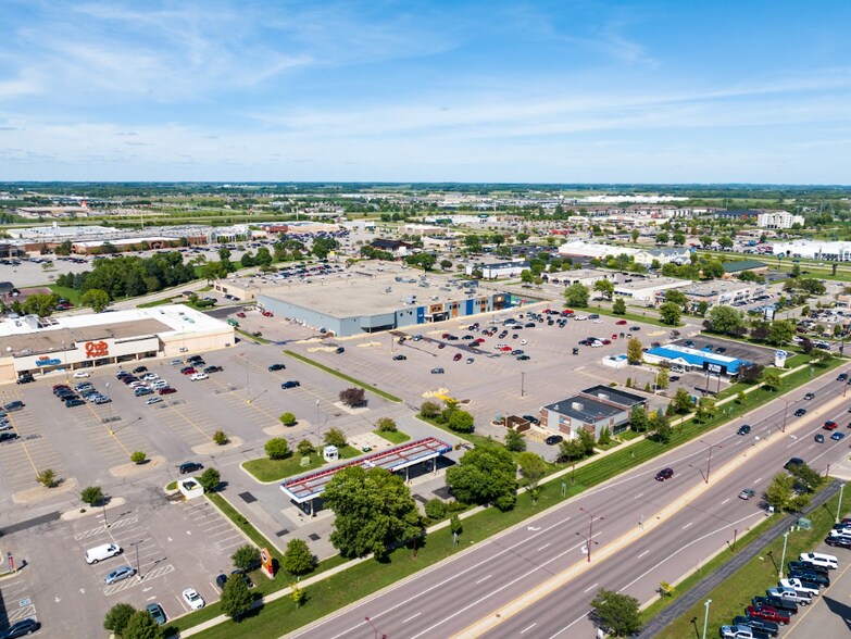 More Photos Of 1850 E Madison Ave, Mankato Freestanding For Lease