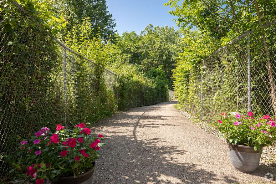 More Photos Of 1300 Cimarron Cir, Fairborn Apartments For Sale