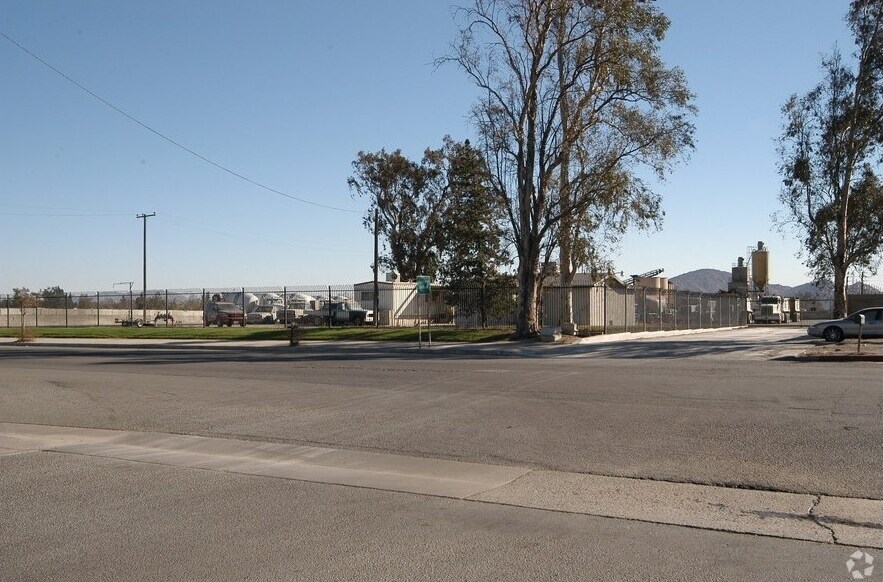 More Photos Of 15815 Arrow Blvd, Fontana Land For Lease