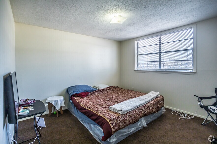 More Photos Of 2227 Airways Blvd, Memphis Apartments For Sale