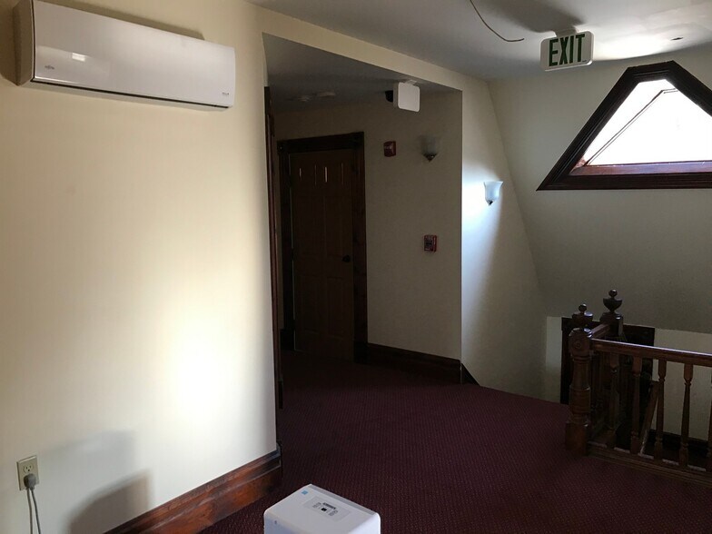 More Photos Of 1454 State Route 30, Wells Specialty For Sale
