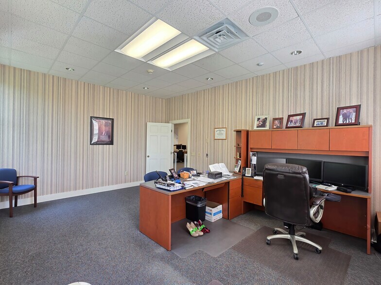 More Photos Of 338 E Montpelier Rd, Barre Town Office For Sale