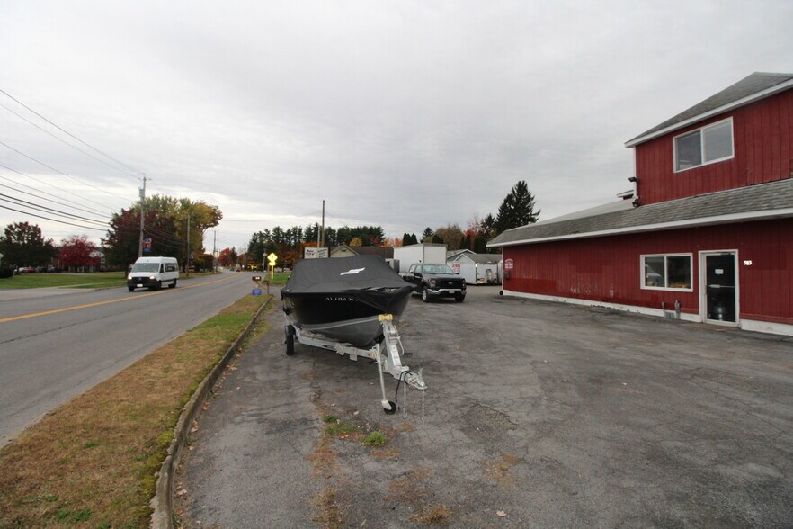 More Photos Of 585 S Main St, Central Square Auto Dealership For Sale