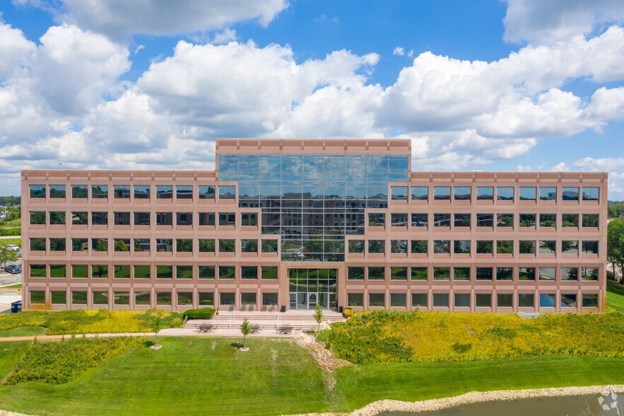 More Photos Of 1333 Burr Ridge Pky, Burr Ridge Office For Lease