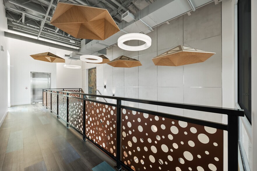 More Photos Of 9425 Sandifur Pky, Pasco Office For Sale