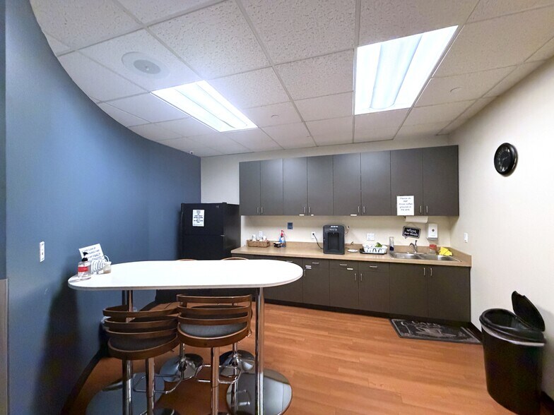 More Photos Of 2455 Teller Rd, Thousand Oaks Office For Lease