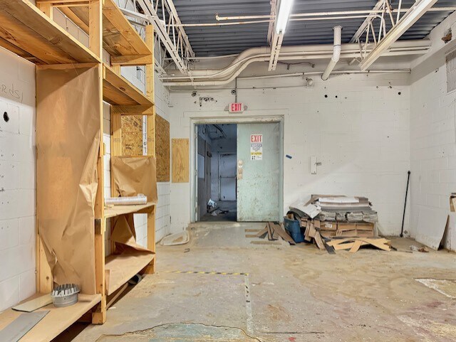 More Photos Of 22 Graf Rd, Newburyport Warehouse For Lease