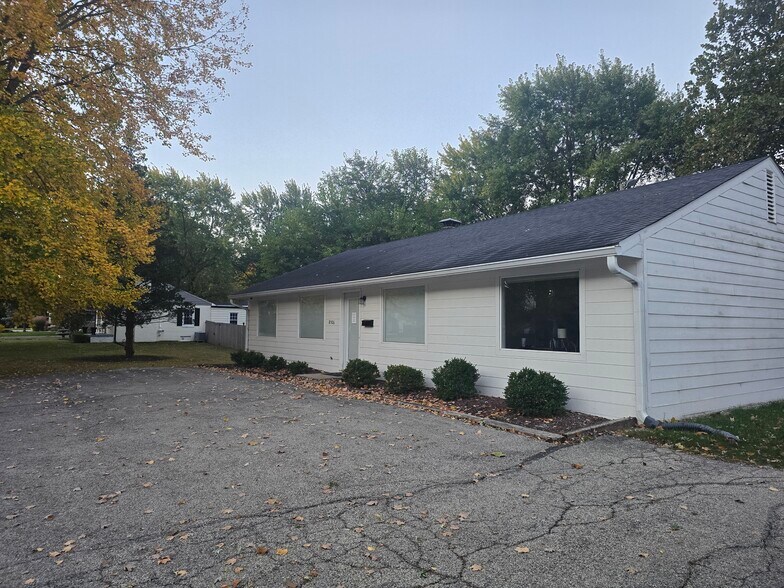 Primary Photo Of 8506 Evergreen Ave, Indianapolis Office For Sale