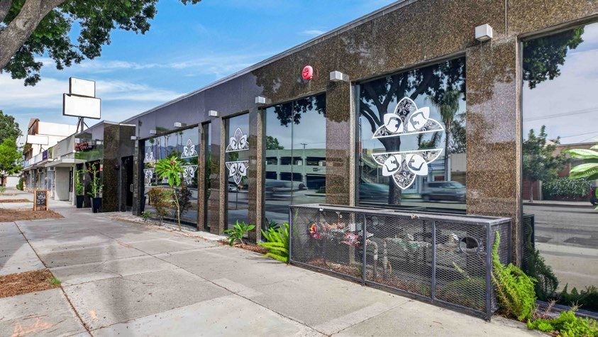 More Photos Of 2316-2320 W Magnolia Blvd, Burbank Storefront Retail Office For Sale