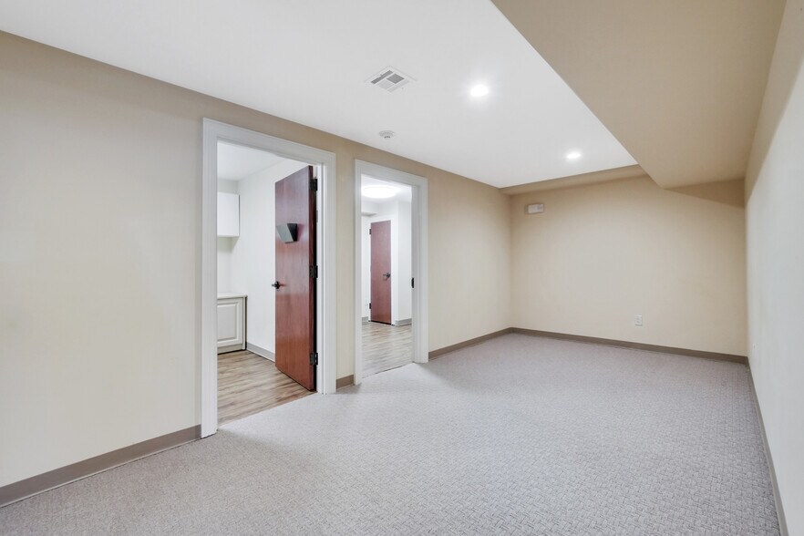 More Photos Of 883 Poole Ave, Hazlet Medical For Lease