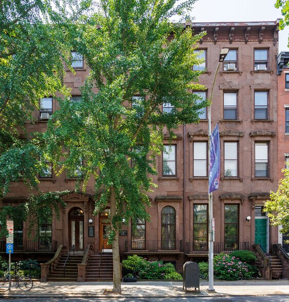 More Photos Of 818-824 Pine St, Philadelphia Medical For Lease