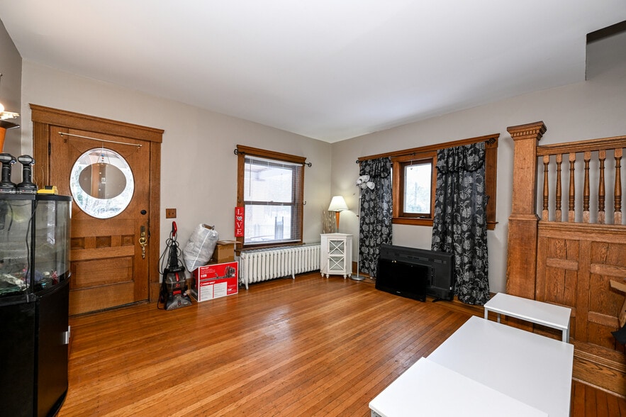 More Photos Of 2869 Hampshire Rd, Cleveland Heights Multifamily For Sale