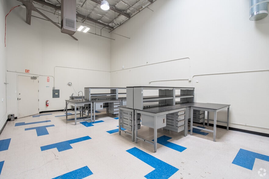 More Photos Of 1933 Davis St, San Leandro Unknown For Lease