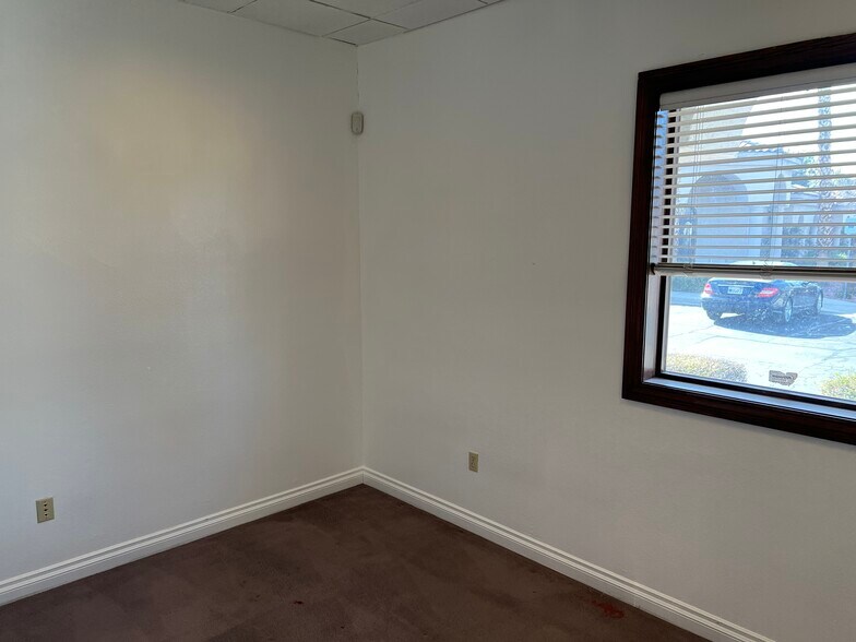 More Photos Of 5868 S Pecos Rd, Las Vegas Office For Sale
