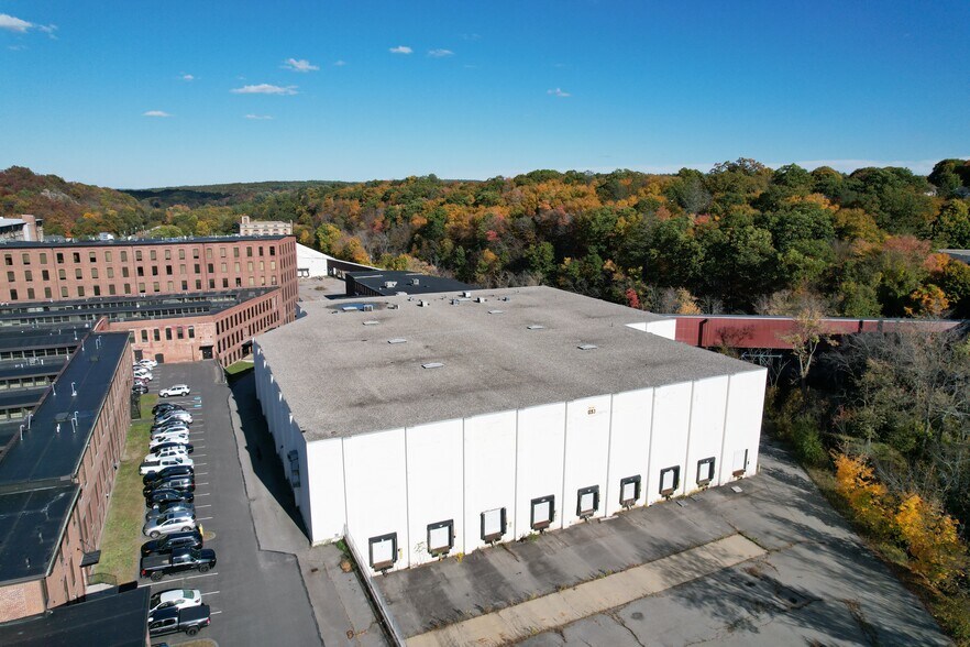 Primary Photo Of 1 Green St, Clinton Distribution For Lease