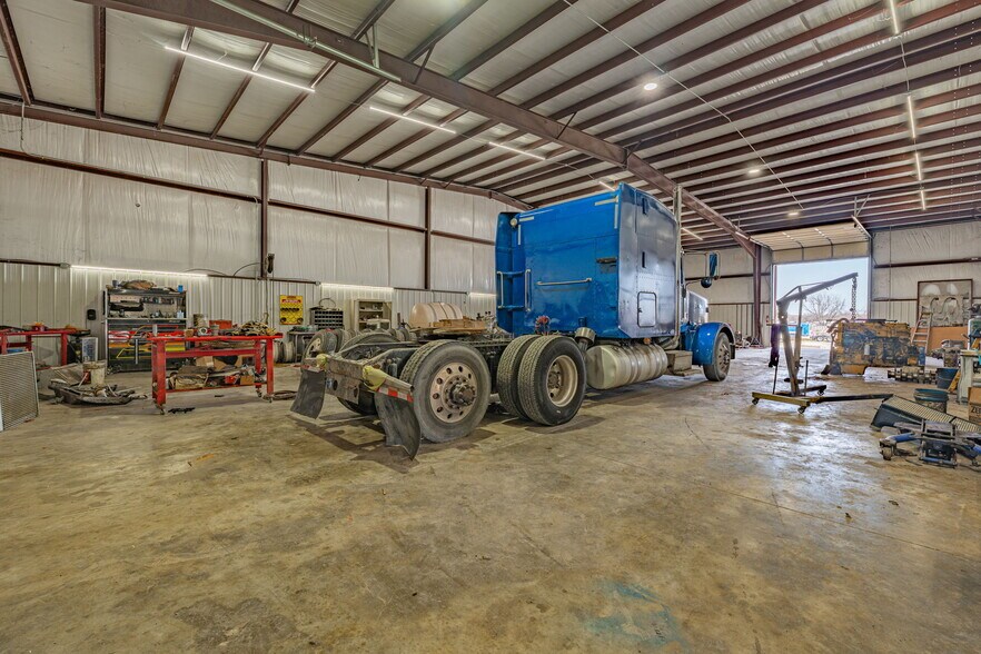 More Photos Of 4610 E Highway 199, Springtown General Retail For Sale