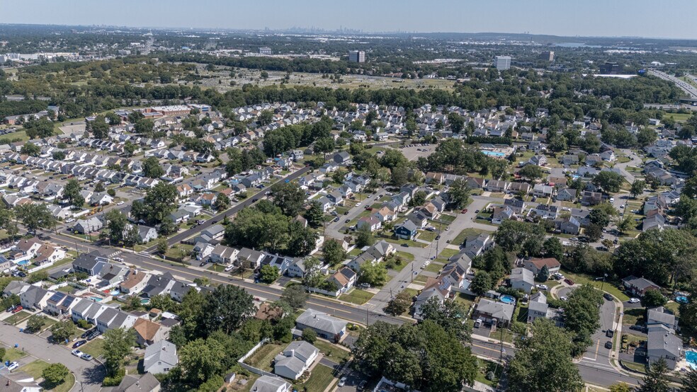 More Photos Of 373 Ford Ave, Fords Medical For Sale