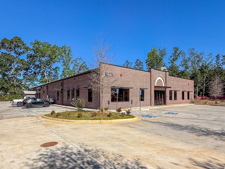 More Photos Of 1940 Atlanta Hwy, Cumming Flex For Sale